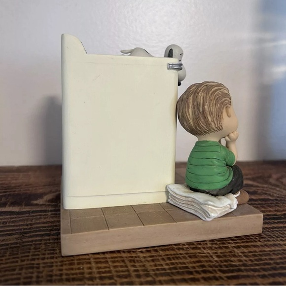 Peanuts for Hallmark Linus And Snoopy Some Things Are Worth Waiting For 2010 - Picture 8 of 11